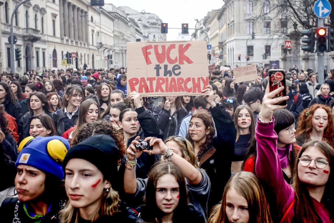 Etimologie: patriarcato, patrimonio, matrimonio.