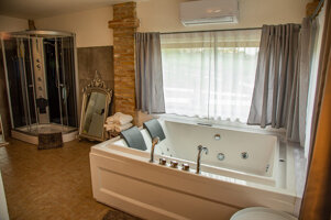 3ee5c335-a358-409e-8a3a-64c330d3391c