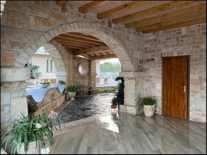 74967469-3b9c-449c-adc2-46cd3cee544c