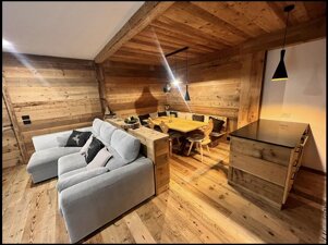 d456c3b4-ce02-495b-a78c-3477b3eadc20 d456c3b4-ce02-495b-a78c-3477b3eadc20