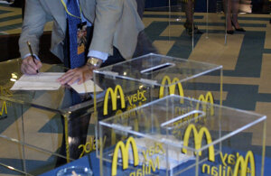 7%20ottobre%202004%20-%20mc%20donald%20milano%205.jpeg 7%20ottobre%202004%20-%20mc%20donald%20milano%205.jpeg