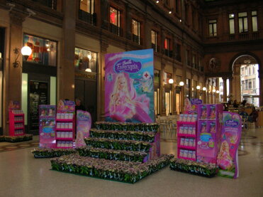 26 febbraio 2005 stand barbie - galleria colonna roma 16.jpeg 26 febbraio 2005 stand barbie - galleria colonna roma 16.jpeg