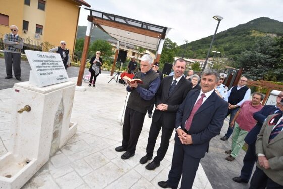 8b7f8569-34f6-41e6-bf04-6e4a8d98fe83