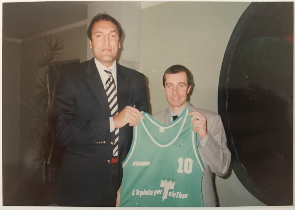 L?Irpinia per Telethon con il campione Dino Meneghin. L?Irpinia per Telethon con il campione Dino Meneghin.
