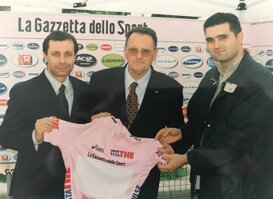 Giro d'Italia nel 2001 con l'assessore Virgilio Barbieri Giro d'Italia nel 2001 con l'assessore Virgilio Barbieri