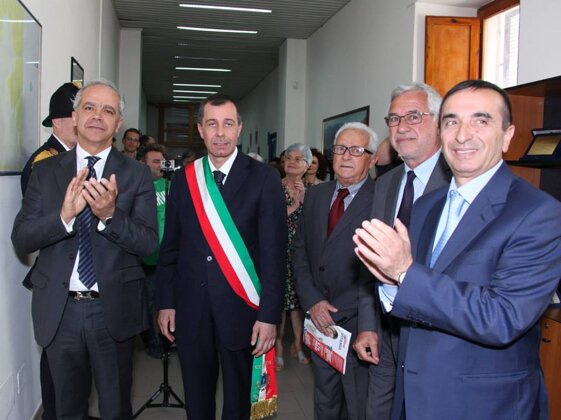 b79fee95-e95a-40a7-a01b-e6f51546014a b79fee95-e95a-40a7-a01b-e6f51546014a