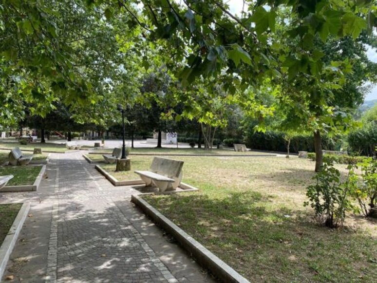 8f80c188-5c73-47f5-8c96-bd7e8e02825f