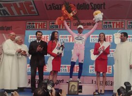 Tappa del Giro d'Italia a Montevergine. Arrivo del Giro d'Italia a Montevergine. Taglia il traguardo Di Luca che vincerà il Giro d'Italia. Tappa del Giro d'Italia a Montevergine. Arrivo del Giro d'Italia a Montevergine. Taglia il traguardo Di Luca che vincerà il Giro d'Italia.