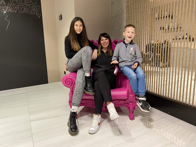 d3f8e99b-a9f6-4ef2-a441-bc89aa351c77 d3f8e99b-a9f6-4ef2-a441-bc89aa351c77