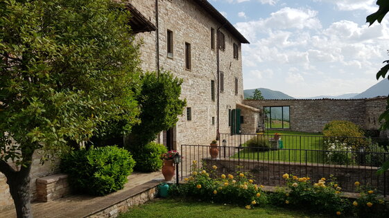 aa7cf59a-a1f1-40a1-b71a-45b5914808c4 aa7cf59a-a1f1-40a1-b71a-45b5914808c4