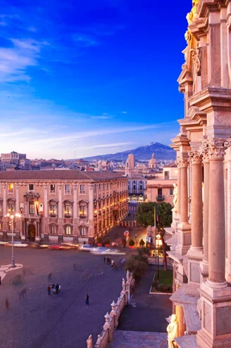 mg_5230-sotto-lombra-delletna-lo-splendore-barocco-di-piazza-duomo-e-la-cattedrale-di-santagata-a-catania-1-853x1280