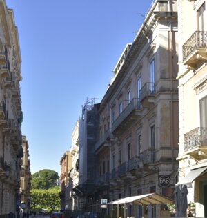 70d649c9-2cd7-4d22-af7f-92c81486ff7c 70d649c9-2cd7-4d22-af7f-92c81486ff7c