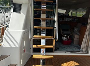qd%20marine%20fly%20bridge%20ladder_07.jpeg qd%20marine%20fly%20bridge%20ladder_07.jpeg