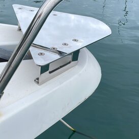 ANCHOR BOWSPRITS AND TROLLING MOTOR PLATES
