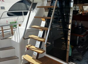 qd%20marine%20fly%20bridge%20ladder_02.jpeg qd%20marine%20fly%20bridge%20ladder_02.jpeg