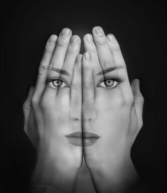 Лицо через ладони.jpeg