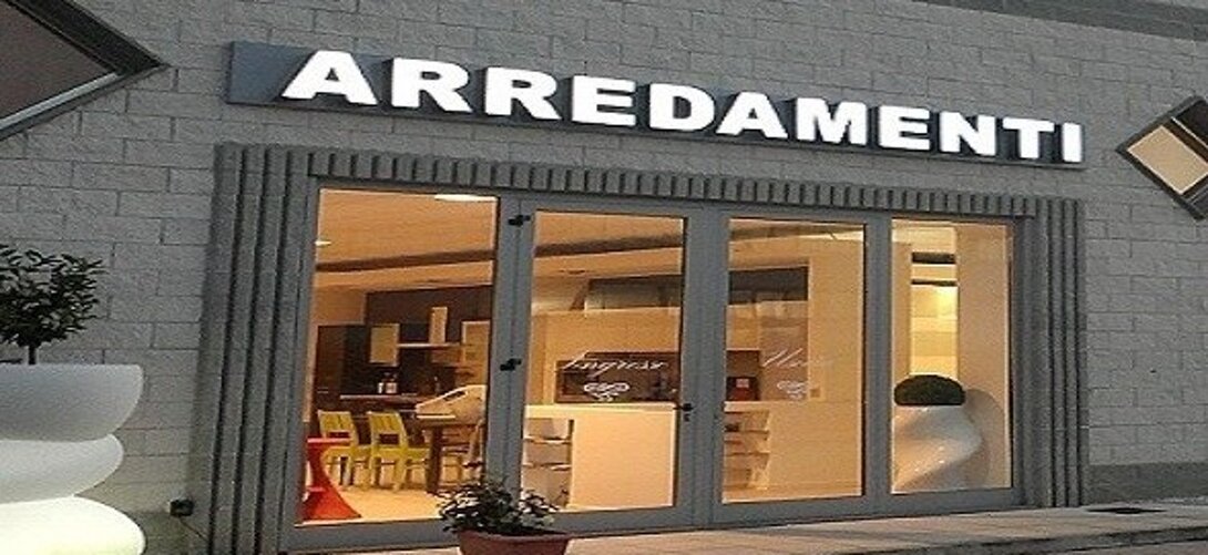 2 esterno negozio foto home page1a.jpeg