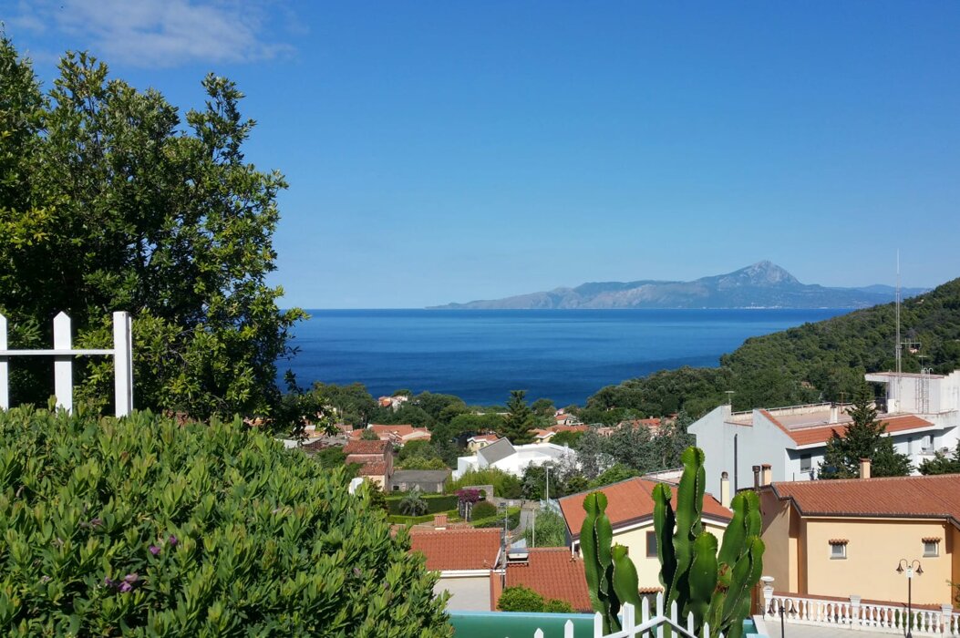 a6e9b198-fa8c-4256-80a8-c7ed62291265