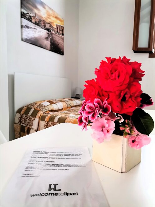 mono2.jpeg mono2.jpeg