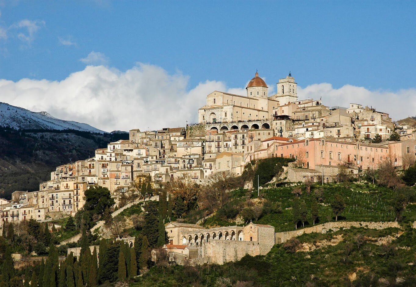 Petralia Sottana: L&rsquo;Unico Borgo Siciliano Bandiera Arancione 2024-2026