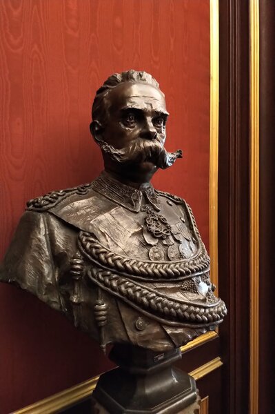 f66f4bd0-7bc8-4fd7-80a6-e4a606ae2bc9