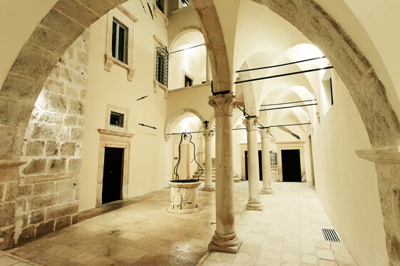 6811b420-ddde-4946-bfb5-c68e235753e3