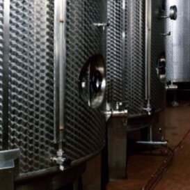 stoccaggio casa vinicola Sanpaolo serbatoi acciaio