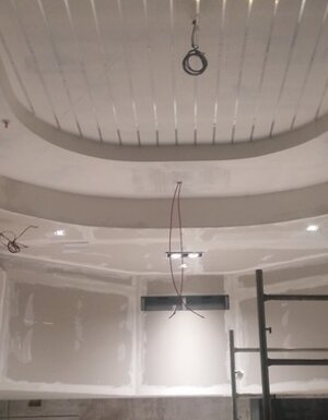 REALIZZAZIONE CONTROSOFFITTATURA IN CARTONGESSO - NEGOZIO MIA MAKEUP - NAPOLI STAZIONE GARIBALDI - 