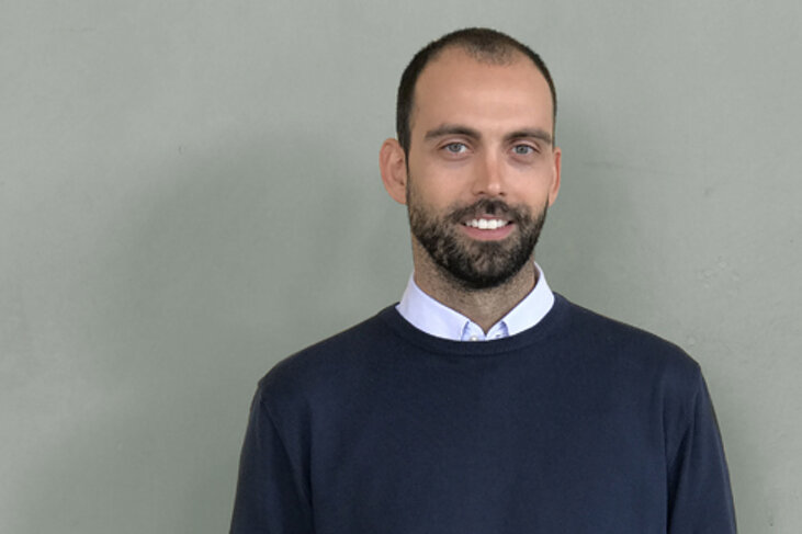 8a90ee54-f582-491e-ab46-1e5baf47ef25 8a90ee54-f582-491e-ab46-1e5baf47ef25