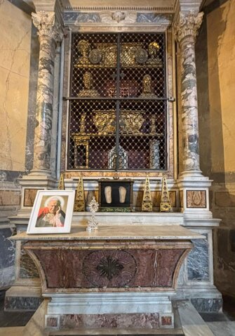 cappella delle reliquie.jpeg