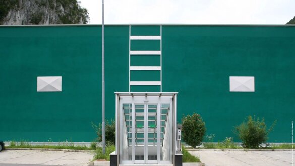 9e57196d-dffb-4171-827a-302292576456