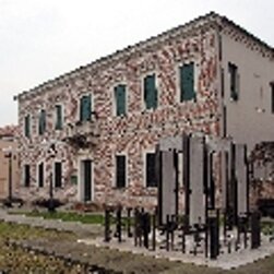 0d95ee1f-43d7-403a-bb4d-985baff3a561