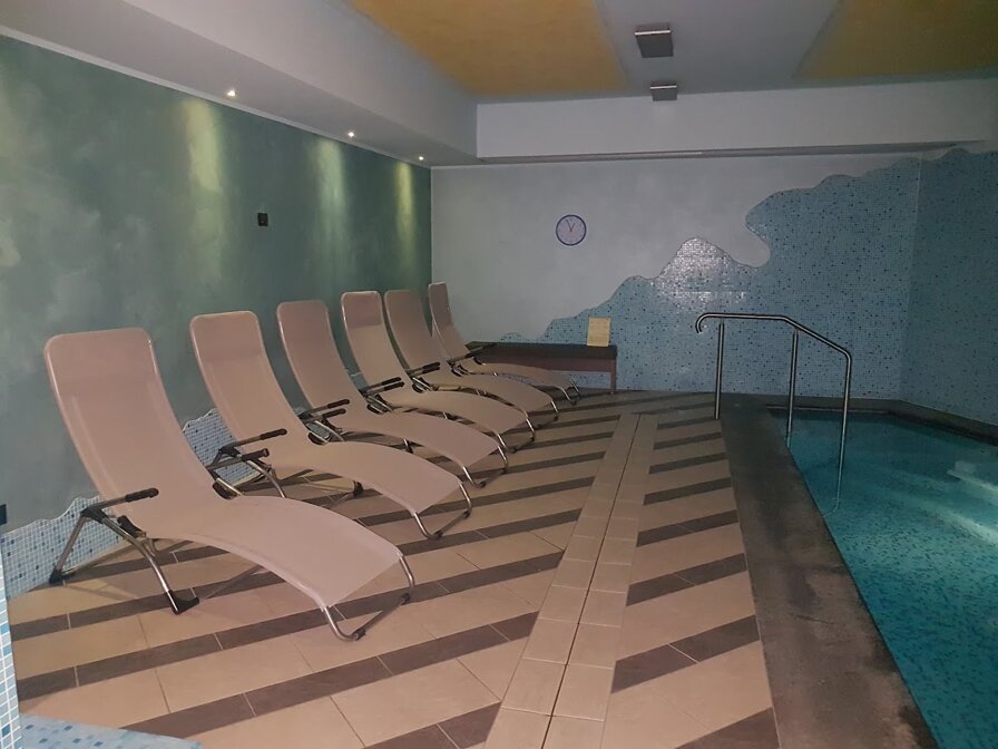 piscina1.jpeg piscina1.jpeg