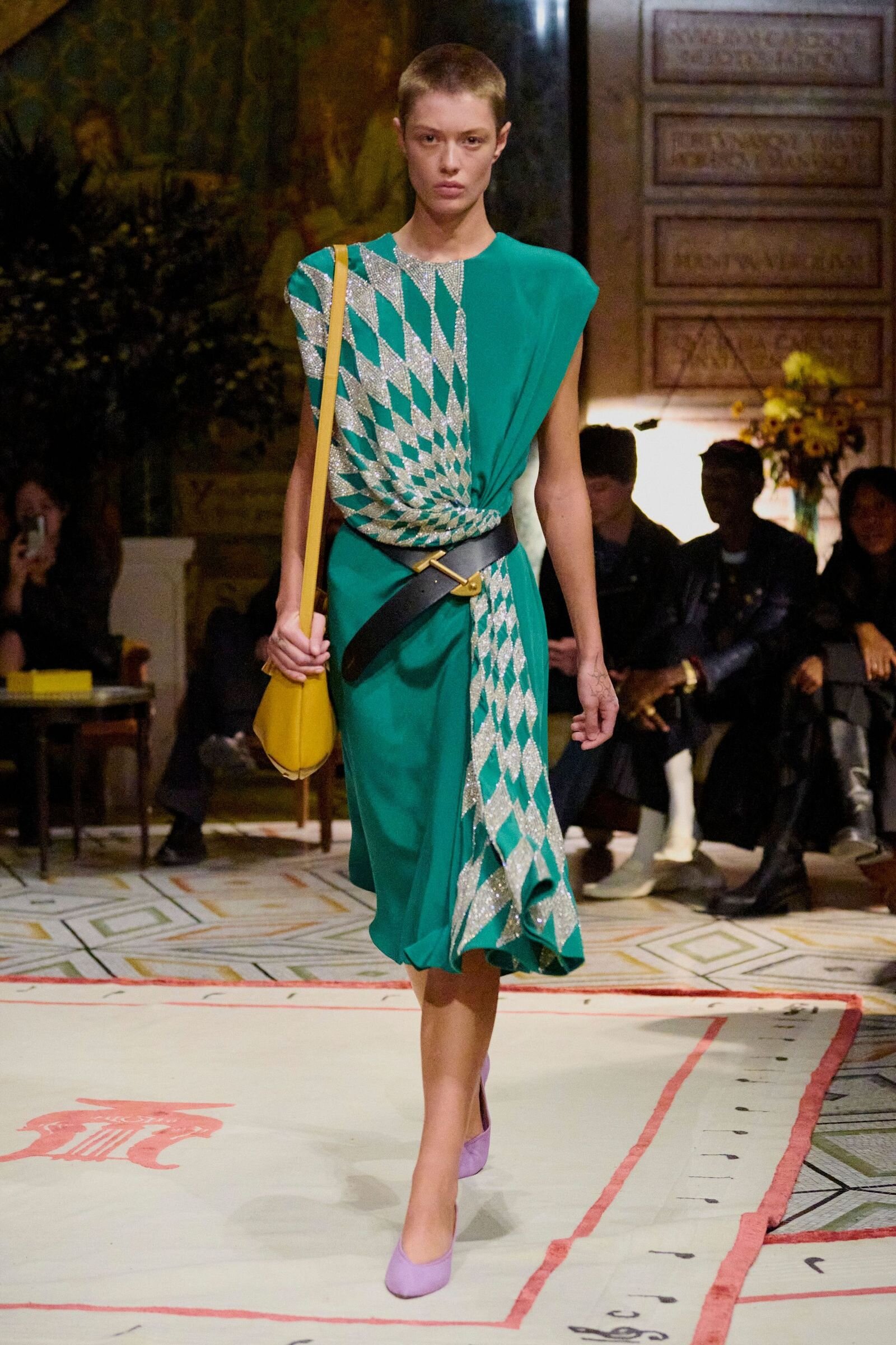 00025-versace-spring-2026-ready.jpg