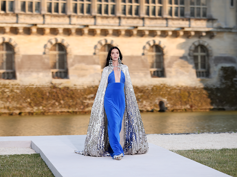 valentino-haute-couture-chateaux-de-chantilly-fw-23-24-mariacarla-boscono.png