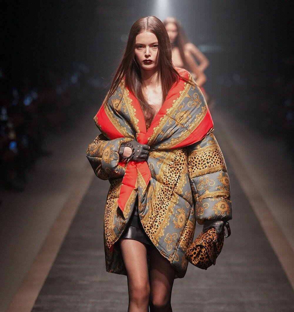 Versace dopo Donatella: Dario Vitale e il suo nuovo Chic Chaos