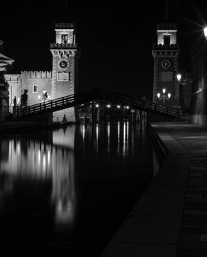 rr_ve_009_9-2024-venezia-gf2.0-lamiÌndscape-dettagli-riflesssi-bn.jpeg