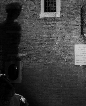 rr_ve_008_8-2024-venezia-gf2.0-landscape-ombre-riflessi-bn.jpeg