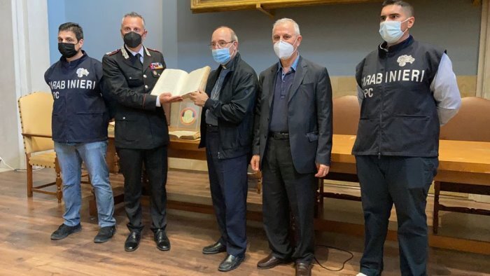 9b58a2f5-fe5f-447d-8808-af52a562d1c2 9b58a2f5-fe5f-447d-8808-af52a562d1c2