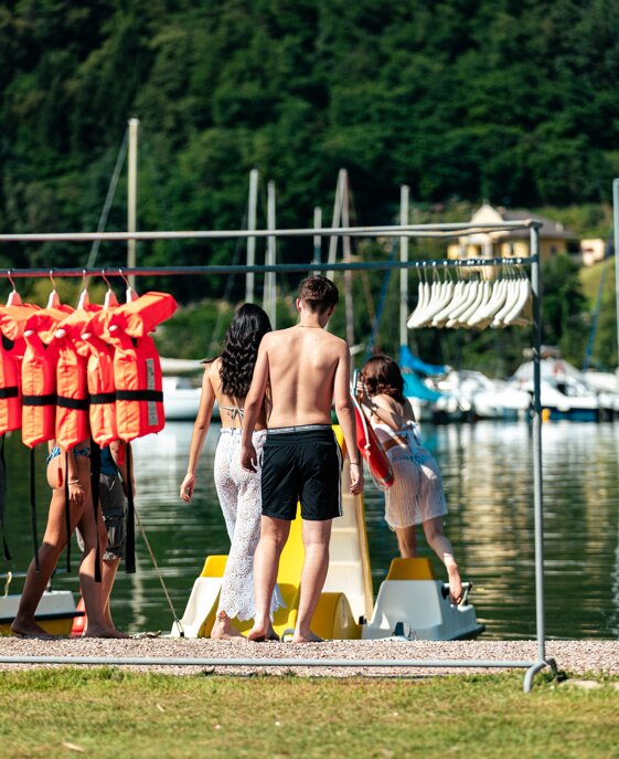 81b41200-6df9-409a-b4cc-5a2787404643