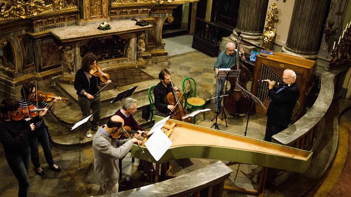 8b6f40bd-371f-4656-8611-38ba74e98e1c