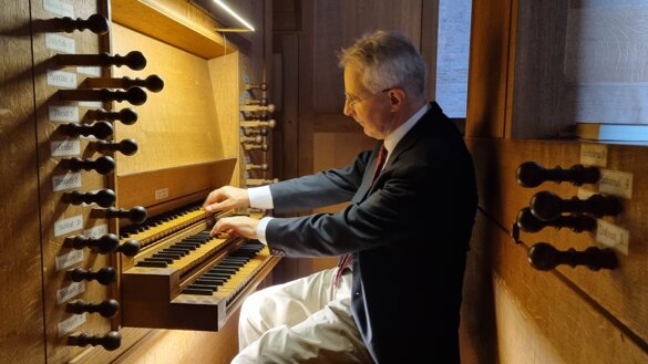 86553537-8e4f-48fa-98e1-e4663f2e5f7e