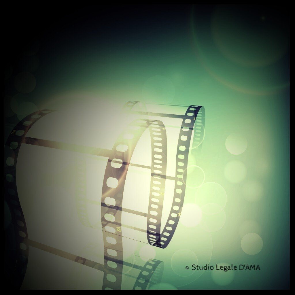 I CONFINI DIGITALI DELL'ARTE. Riflessioni dietro la mascherina. I CONFINI DIGITALI DELL'ARTE. Riflessioni dietro la mascherina.