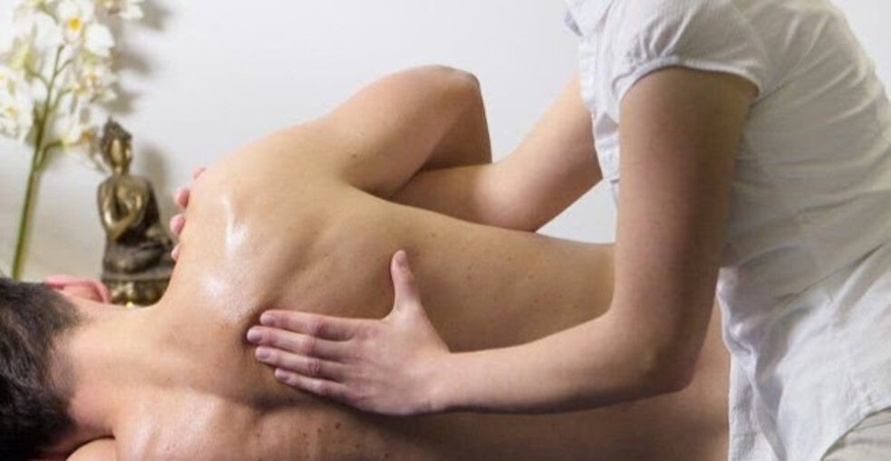 terapia con massaggio thailandese alla schiena terapia con massaggio thailandese alla schiena