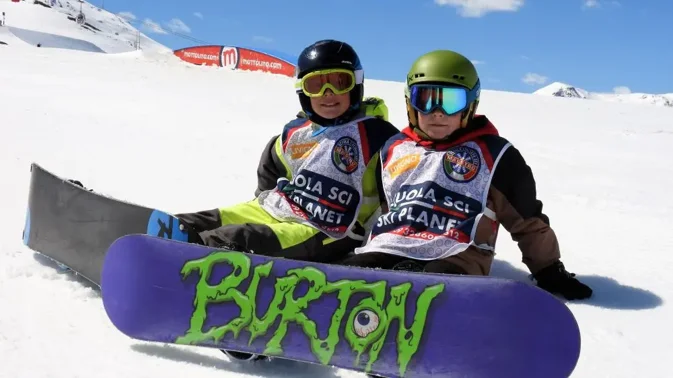 lezioni-gruppo-snowboard lezioni-gruppo-snowboard