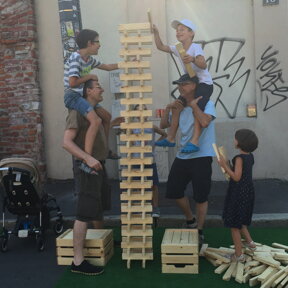 giochi dei nonni a Milano, Alzaia Naviglio Pavese riscoperta dei giochi antichi sulle rive del Naviglio Pavese, in occasione di 