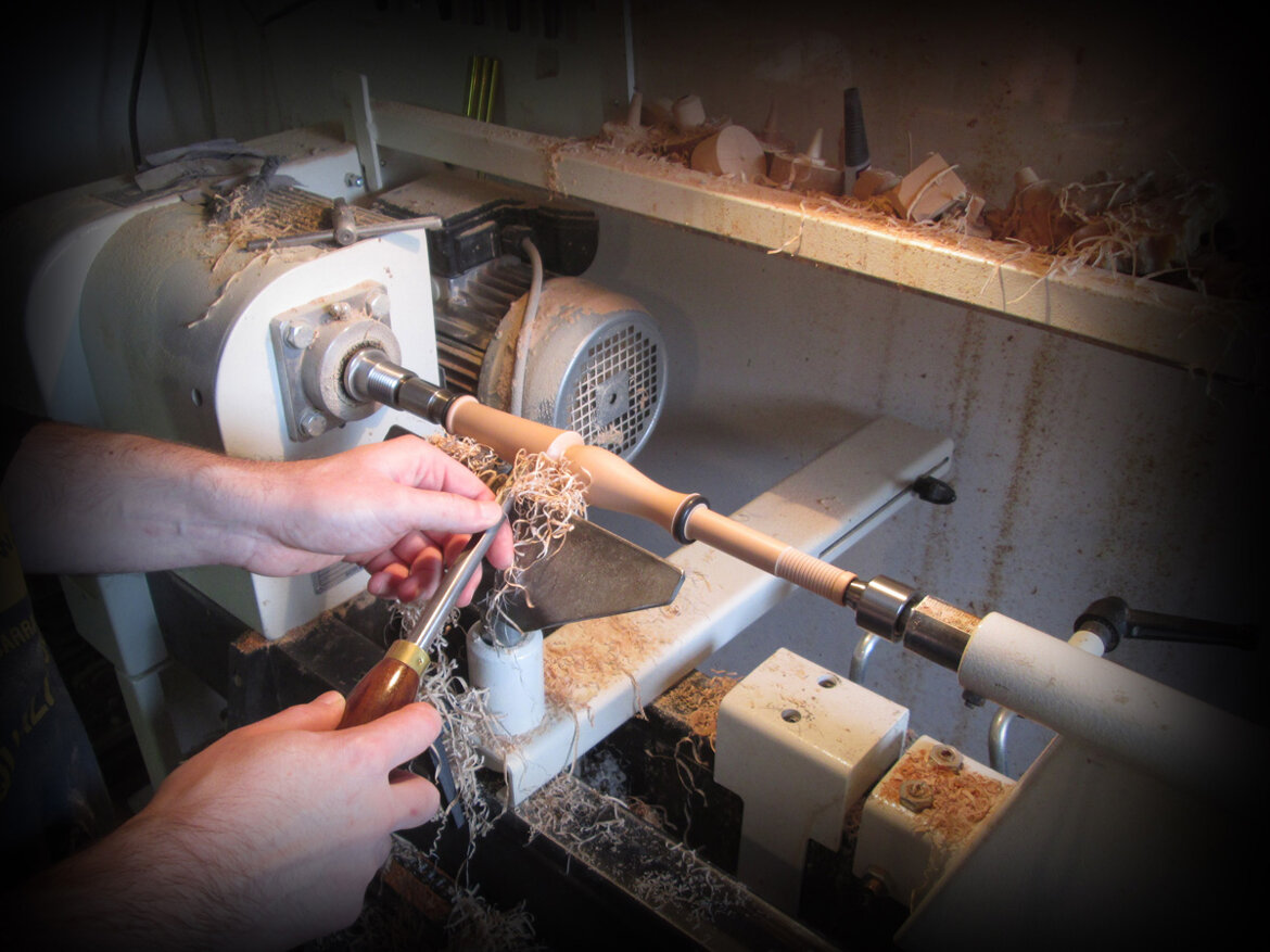 External gouging of a drone section