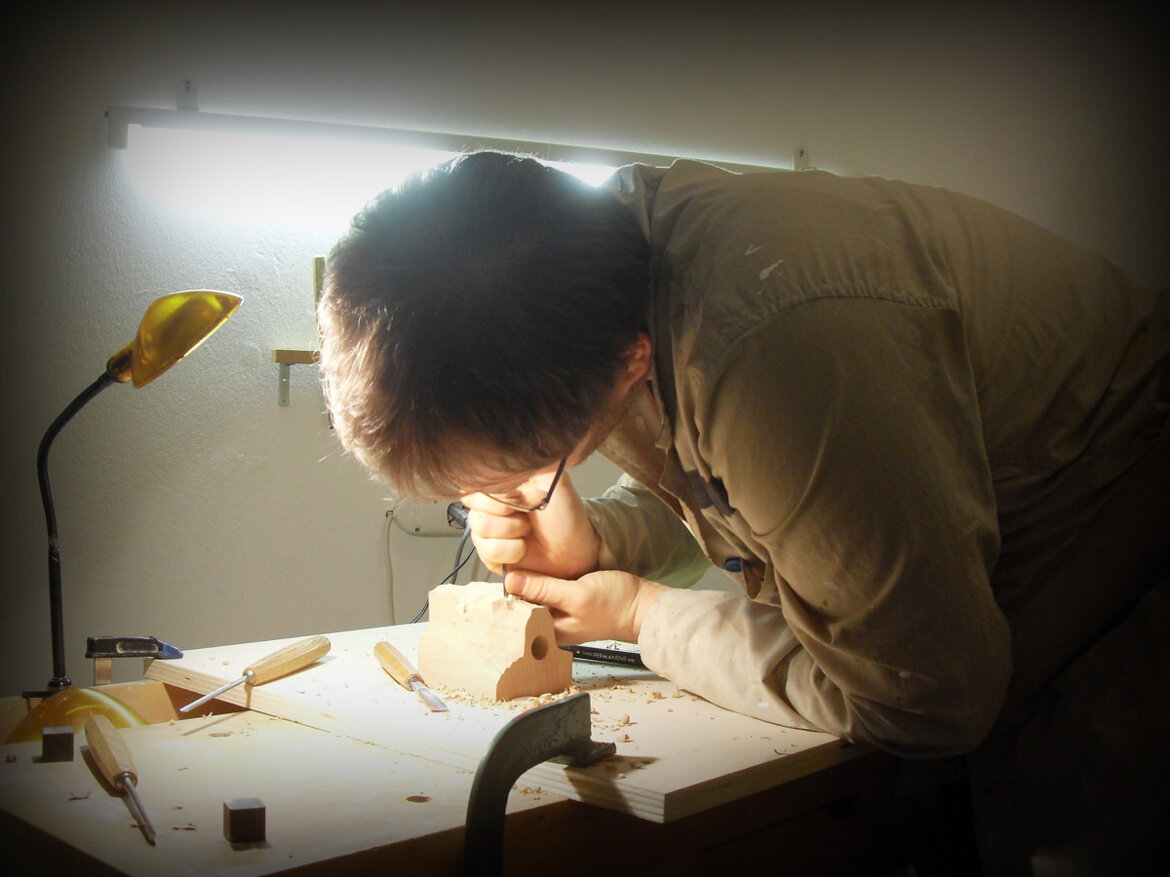 Fase di sgrossatura di un testale - M� Paolo Marchi