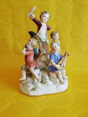 9b8050ea-7b29-450d-87ba-f4ac202219ff 9b8050ea-7b29-450d-87ba-f4ac202219ff