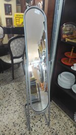 specchio-orientabile-minimal-design-moderno-e-funzionale